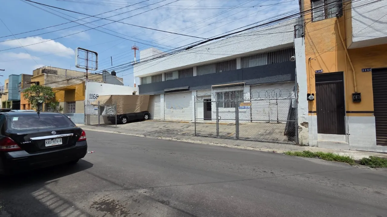 Bodega Comercial en venta en Calle Eulogio Parra, SAGRADA FAMILIA, GUADALAJARA