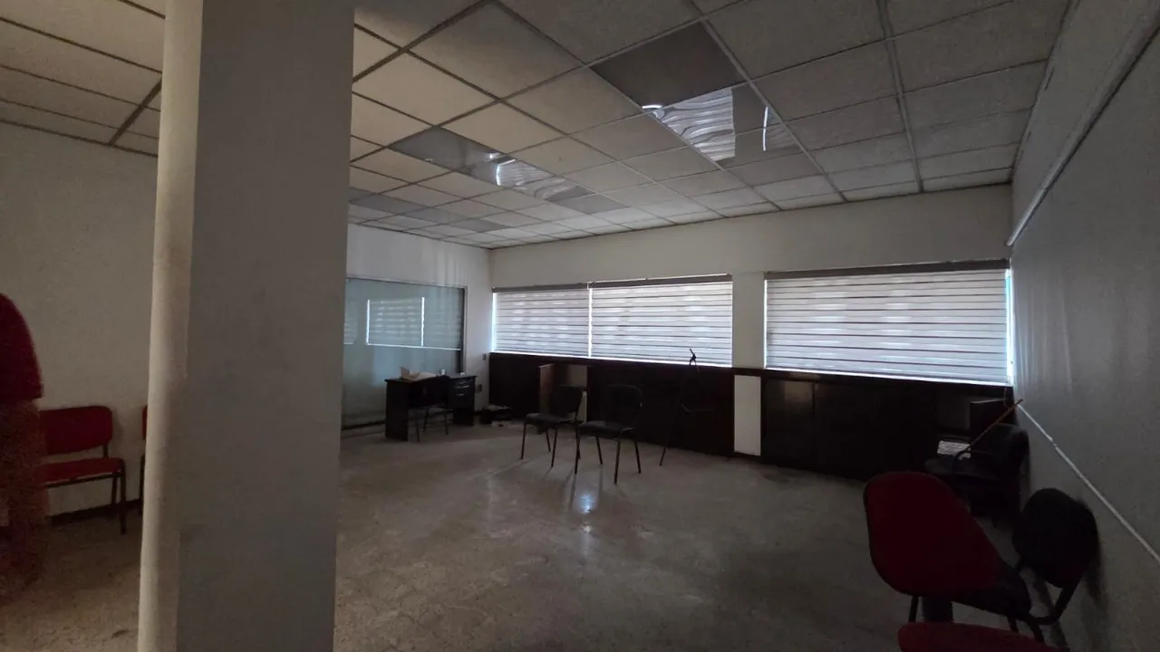 Foto 4 de Bodega Comercial en venta en Calle Eulogio Parra, SAGRADA FAMILIA, GUADALAJARA