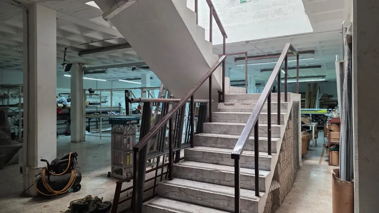 Foto 6 de Bodega Comercial en venta en Calle Eulogio Parra, SAGRADA FAMILIA, GUADALAJARA