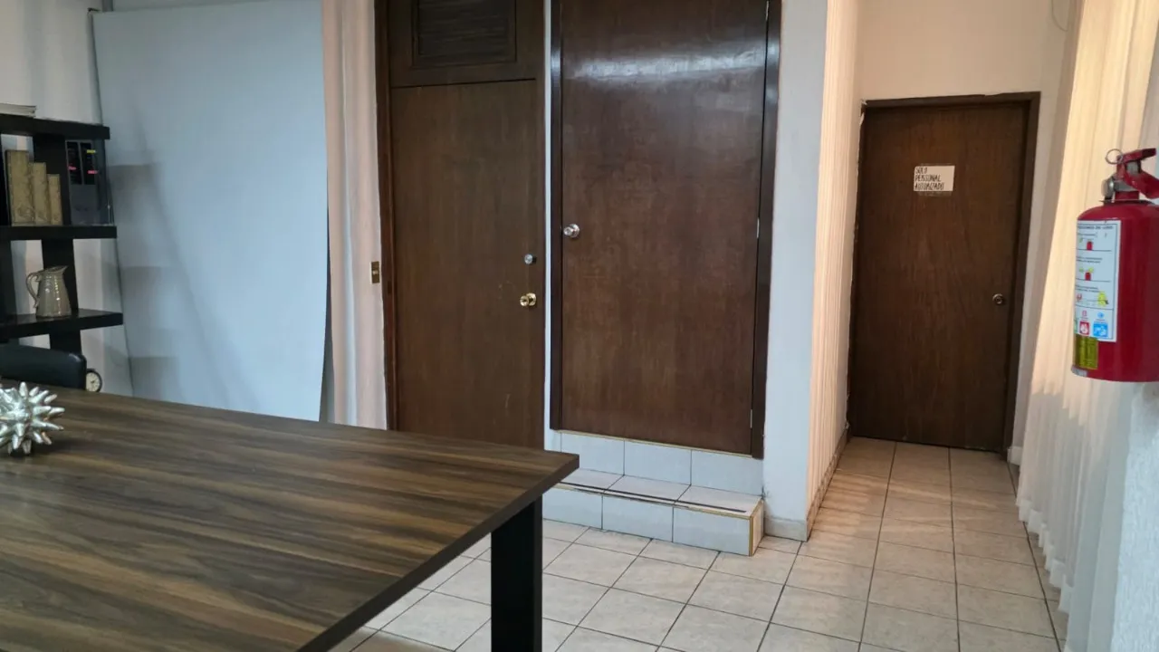 Foto 7 de Bodega Comercial en venta en Calle Eulogio Parra, SAGRADA FAMILIA, GUADALAJARA