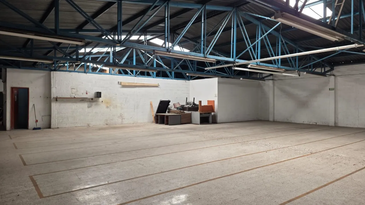 Foto 8 de Bodega Comercial en venta en Calle Eulogio Parra, SAGRADA FAMILIA, GUADALAJARA