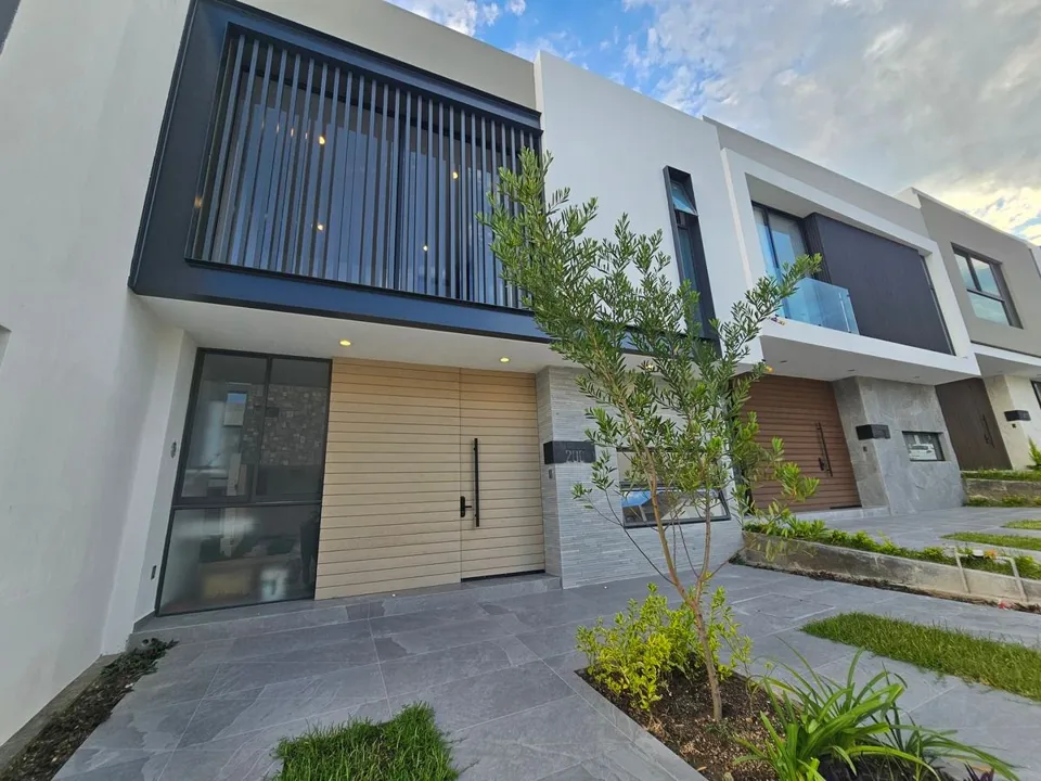 Foto 2 de Casa a Estrenar en Valle Imperial - Hermosos Acabados
