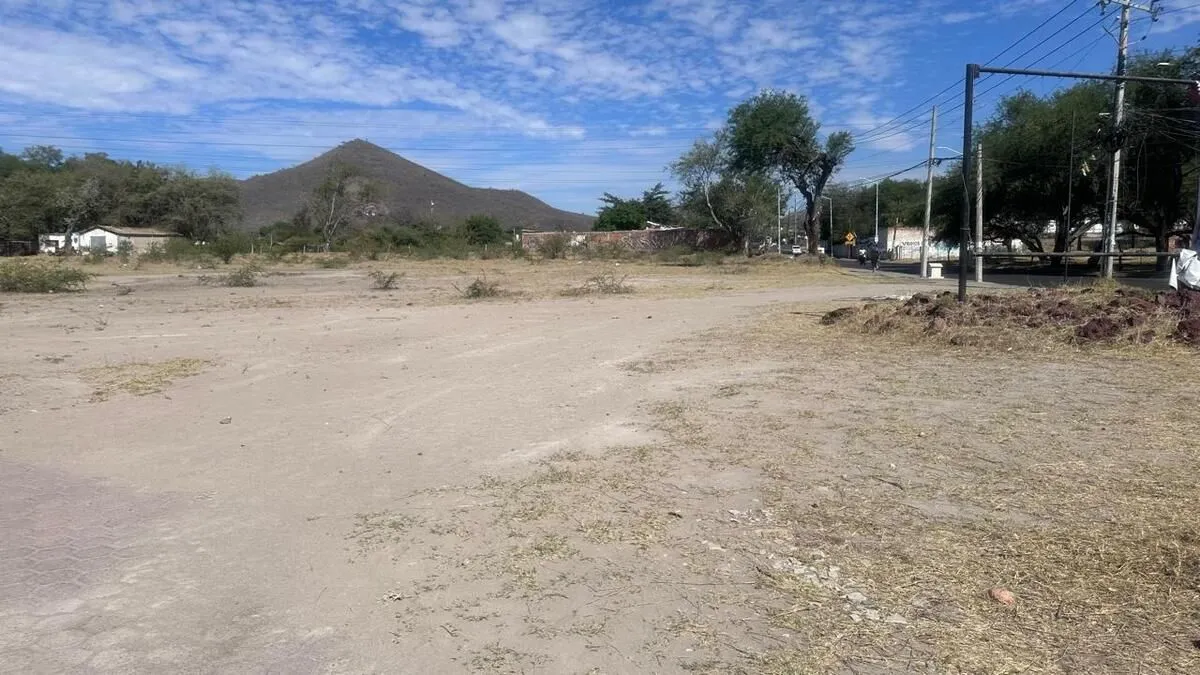 OPORTUNIDAD DE INVERSION TERRENO COMERCIAL EN GALEANAS RESIDENCIAL EN TLAJOMULCO